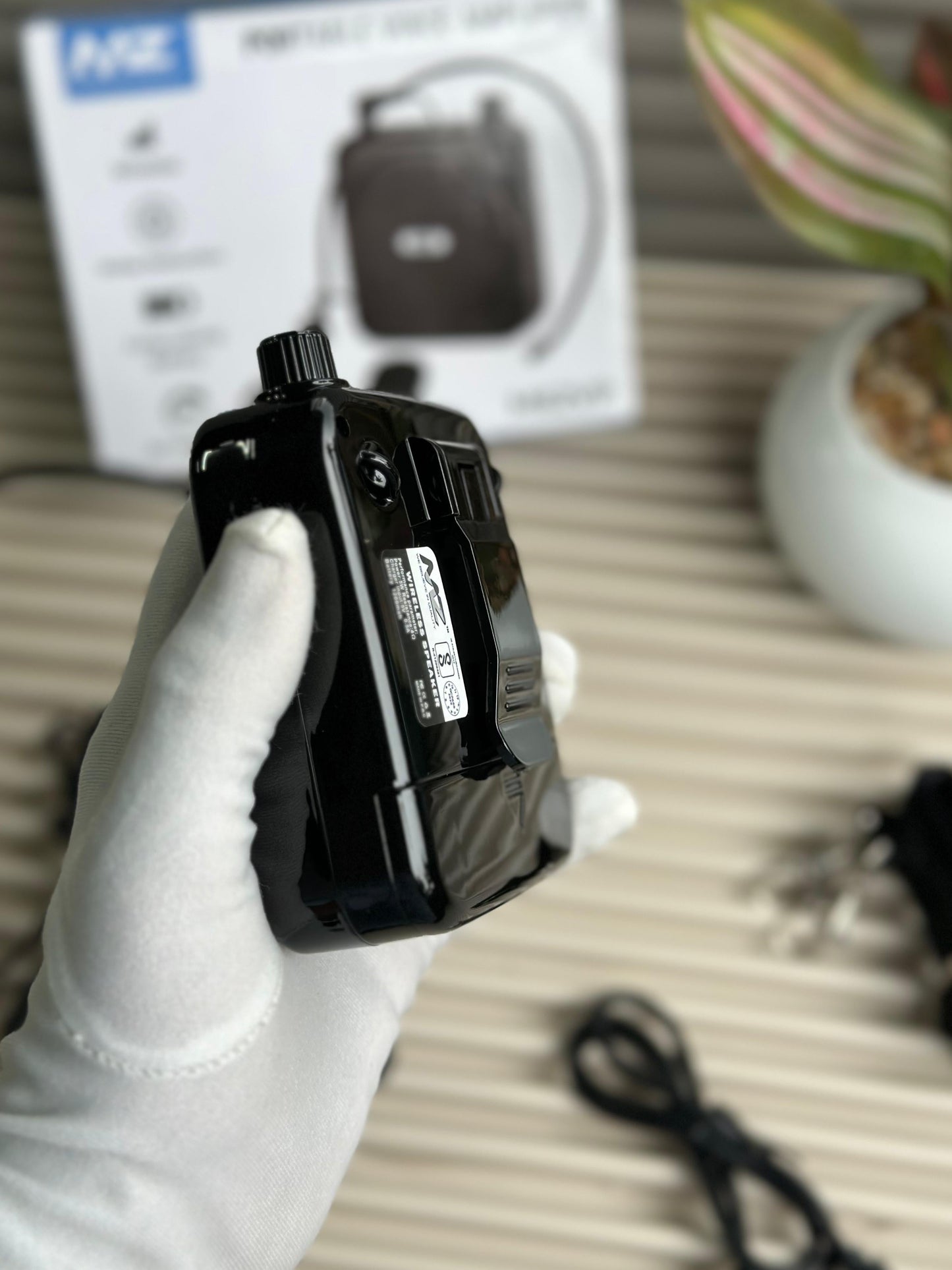 π MZ M62VP PORTABLE VOICE AMPLIFIER π
