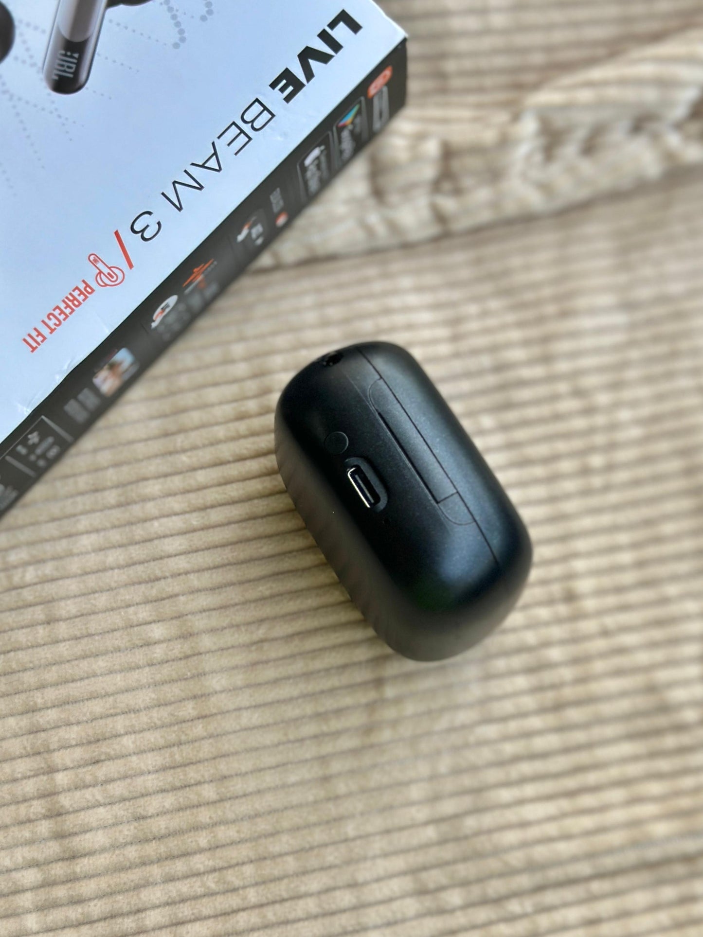 🎧 JBL Live Beam 3 – Smart Display Earbuds 🔥