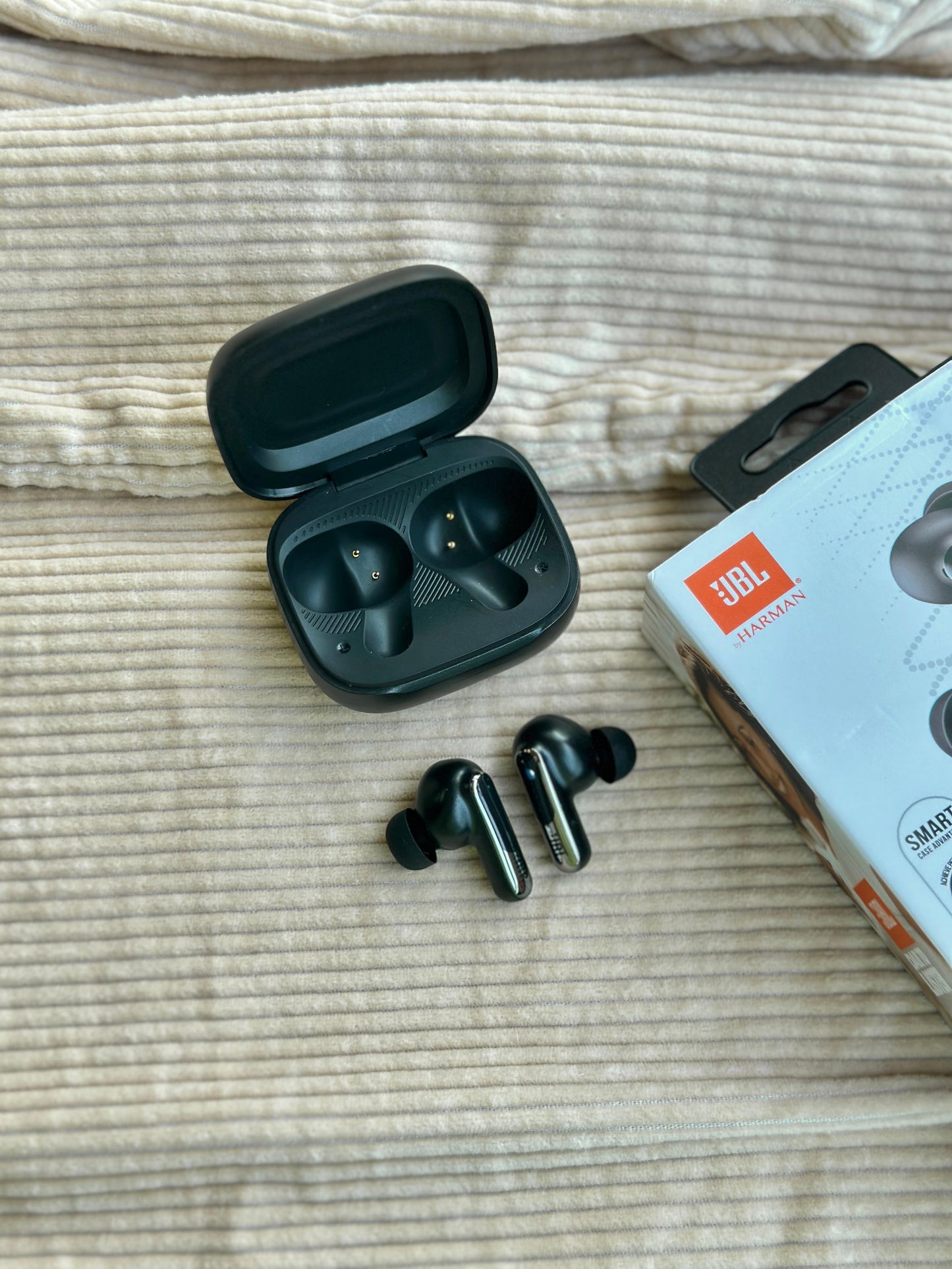 🎧 JBL Live Beam 3 – Smart Display Earbuds 🔥
